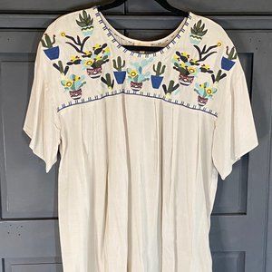 Boutique embroidered tunic popover